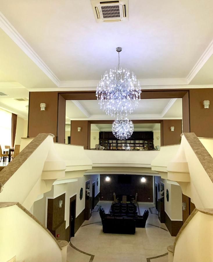 Albert Hotel Плоєшті Екстер'єр фото