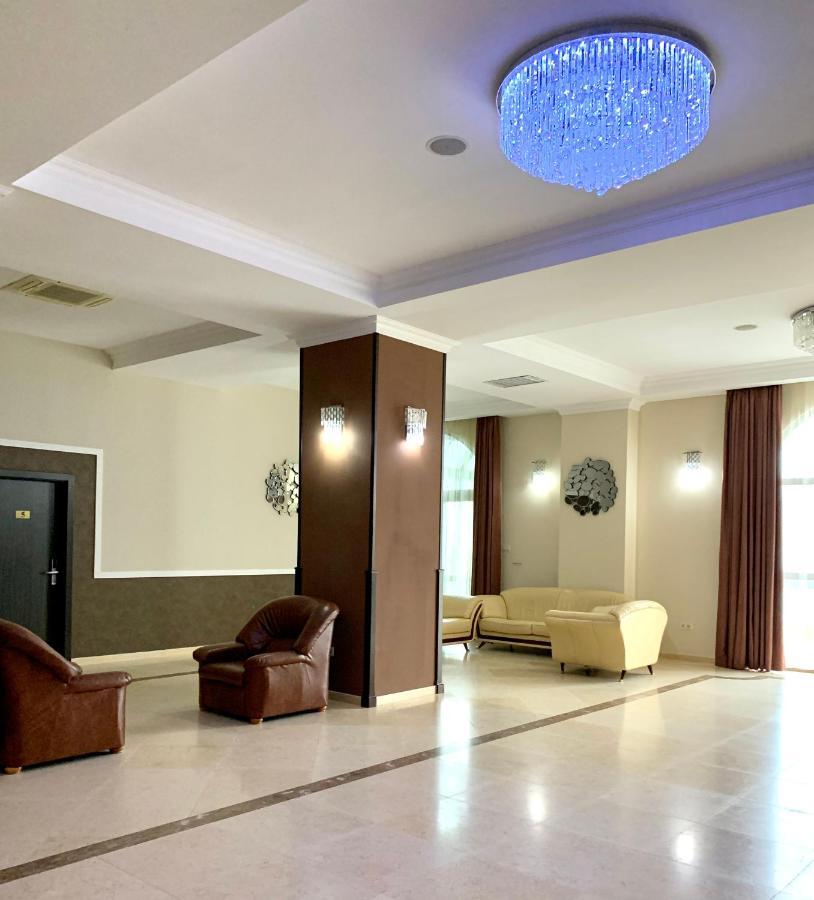 Albert Hotel Плоєшті Екстер'єр фото