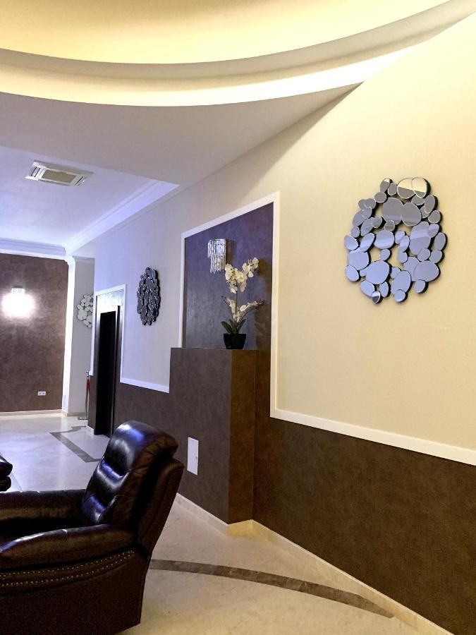 Albert Hotel Плоєшті Екстер'єр фото