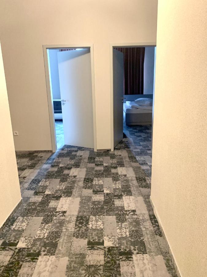 Albert Hotel Плоєшті Екстер'єр фото