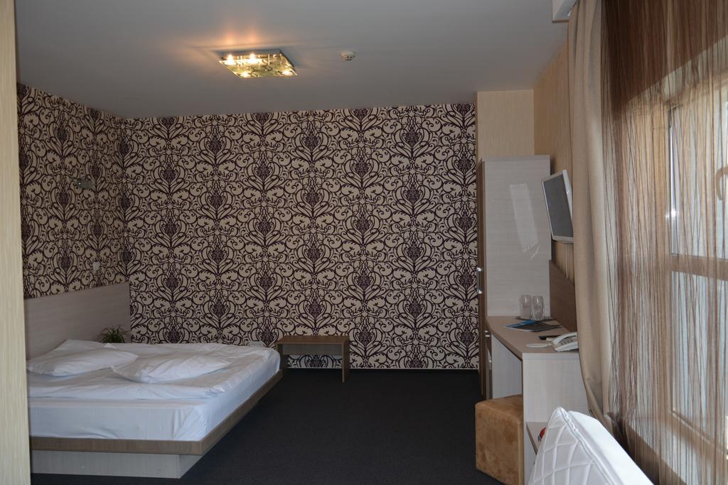 Albert Hotel Плоєшті Номер фото