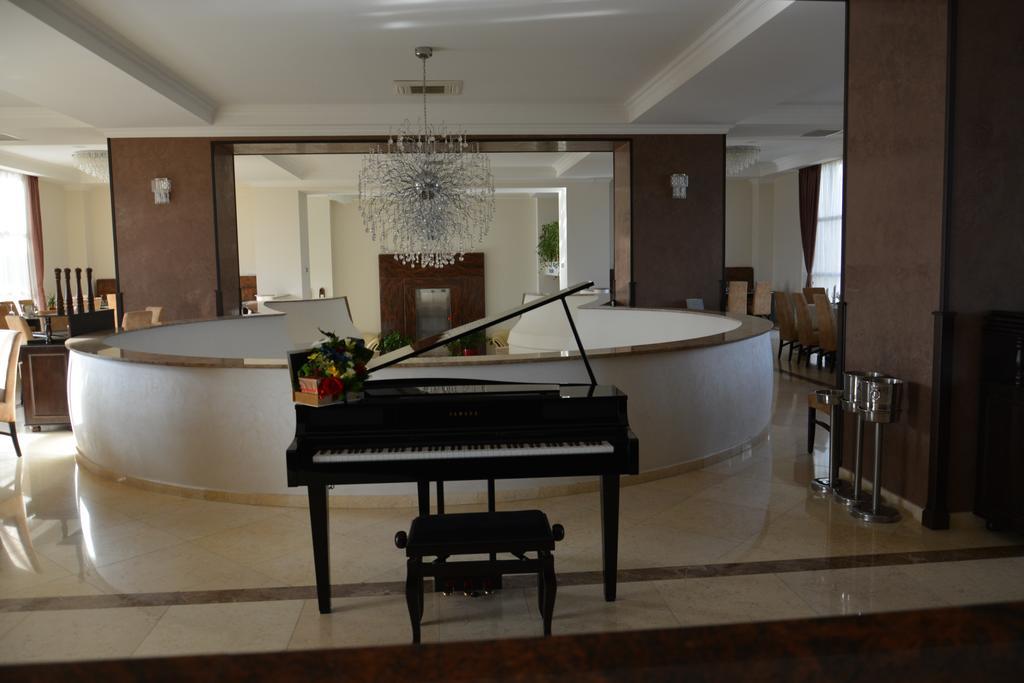 Albert Hotel Плоєшті Номер фото