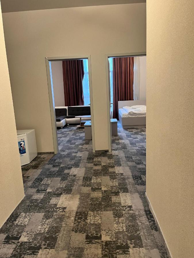 Albert Hotel Плоєшті Екстер'єр фото