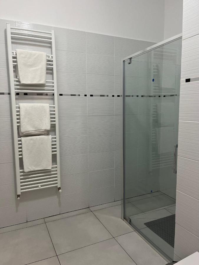 Albert Hotel Плоєшті Екстер'єр фото