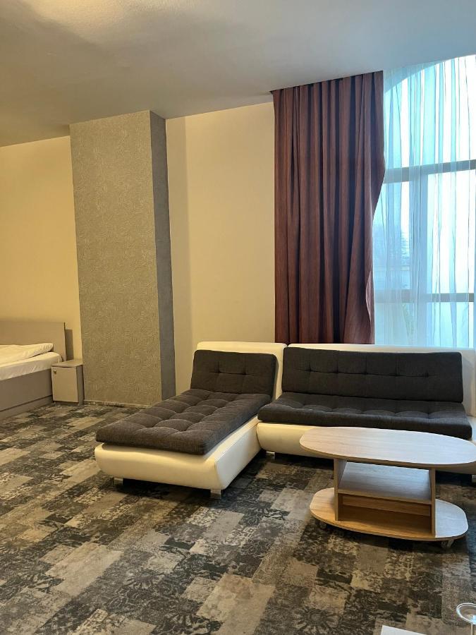 Albert Hotel Плоєшті Екстер'єр фото