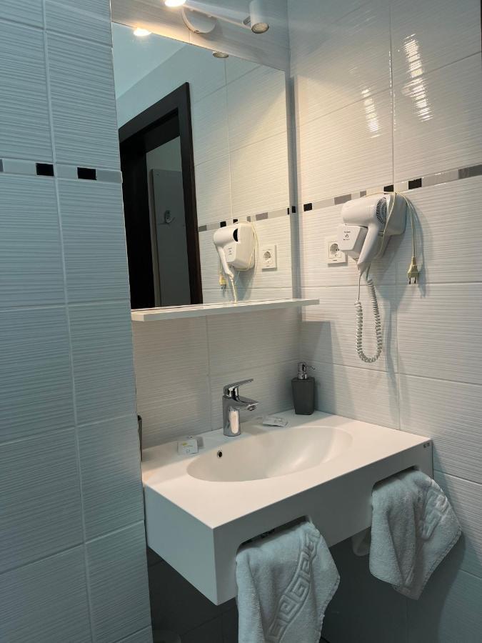Albert Hotel Плоєшті Екстер'єр фото