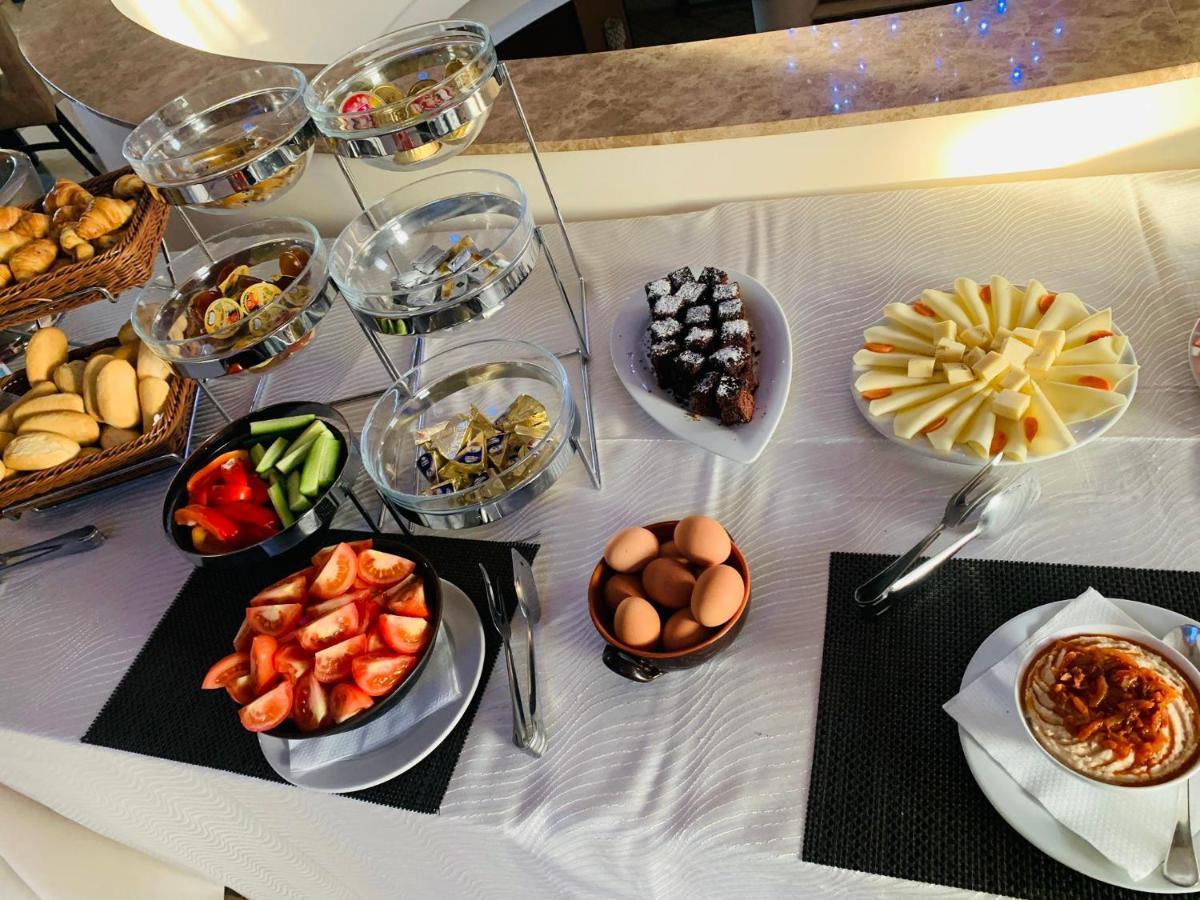 Albert Hotel Плоєшті Екстер'єр фото
