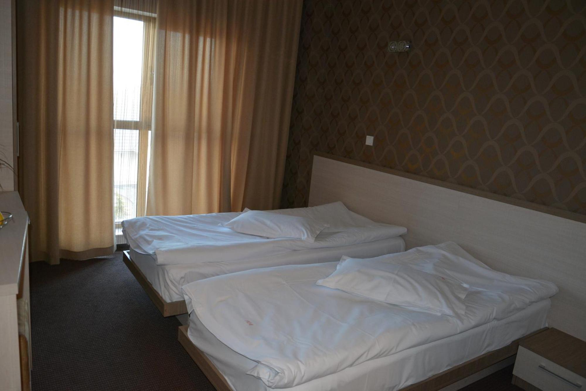 Albert Hotel Плоєшті Номер фото