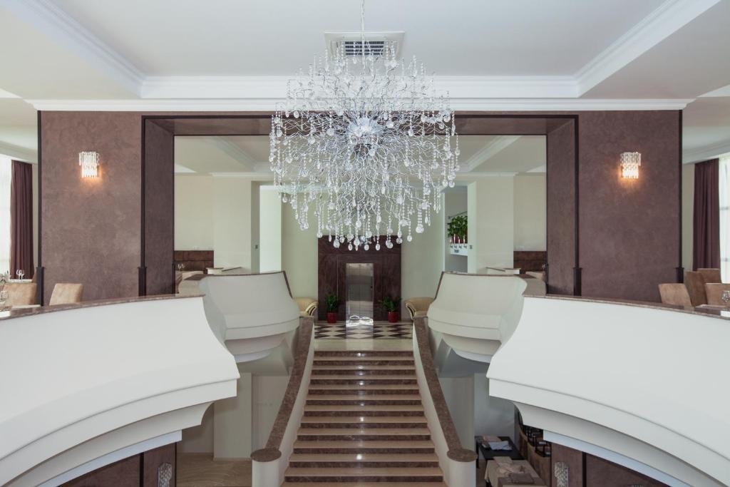 Albert Hotel Плоєшті Екстер'єр фото